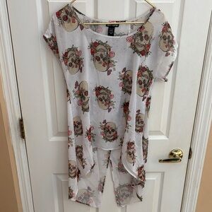 Hot Topic White Floral & Skull Sheer Blouse size small